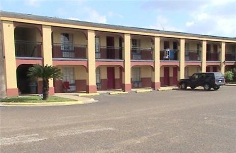 Executive Inn Mercedes Exterior photo